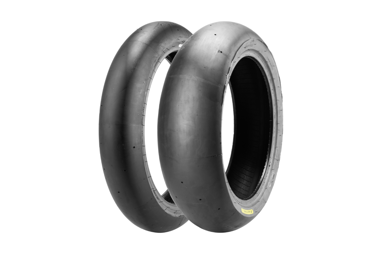 Pneumatico anteriore e posteriore K00